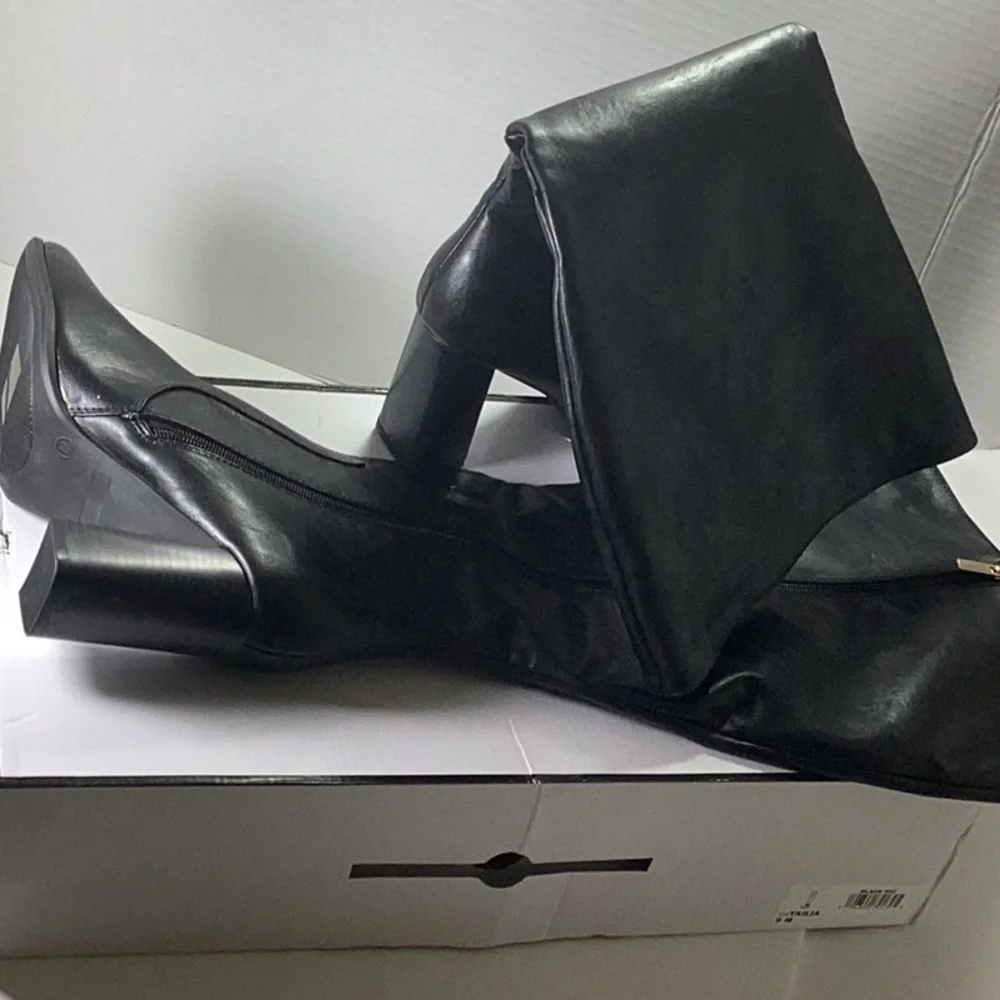 Journee Collection sole material